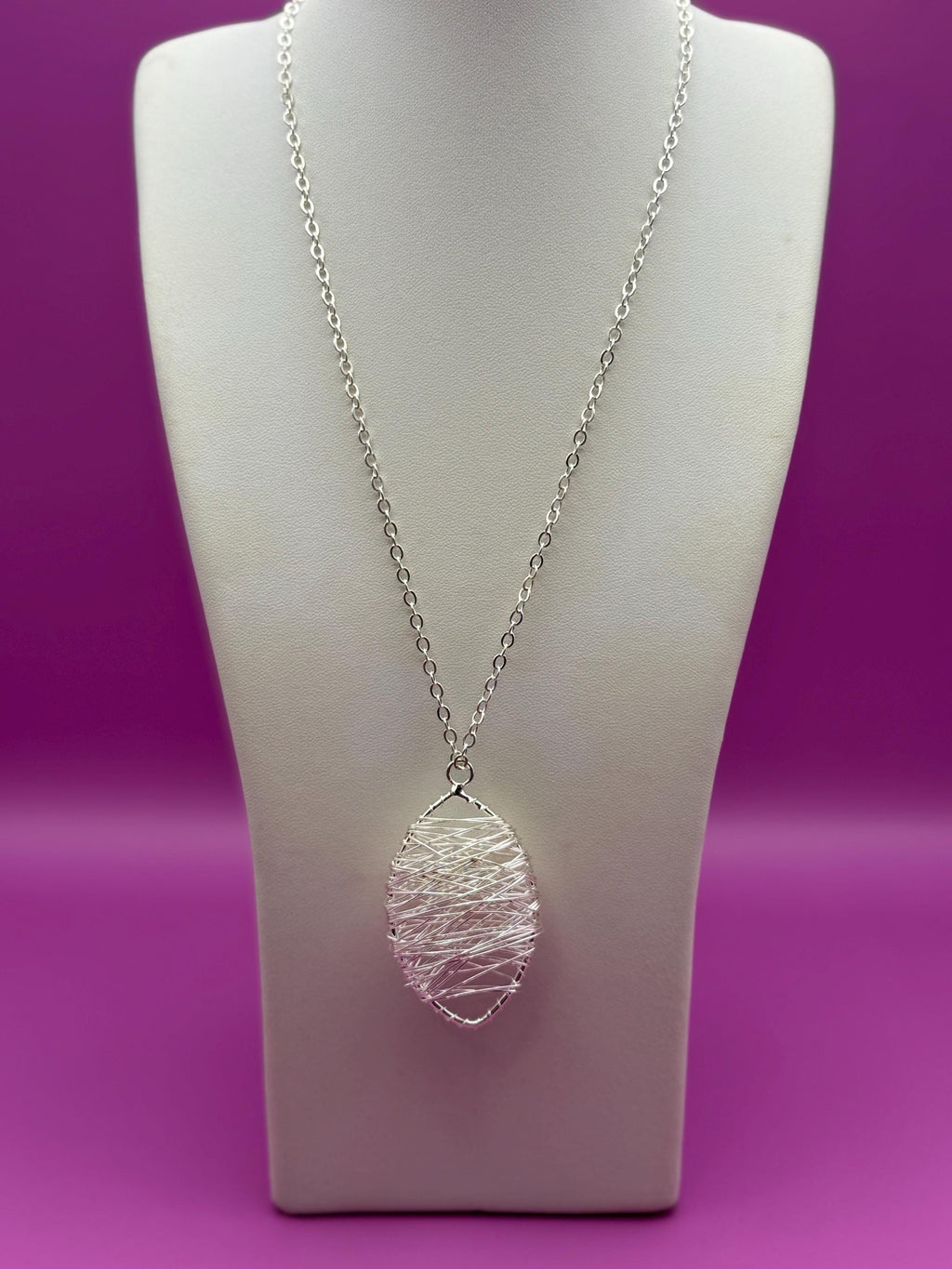 Wire Pendant Necklace