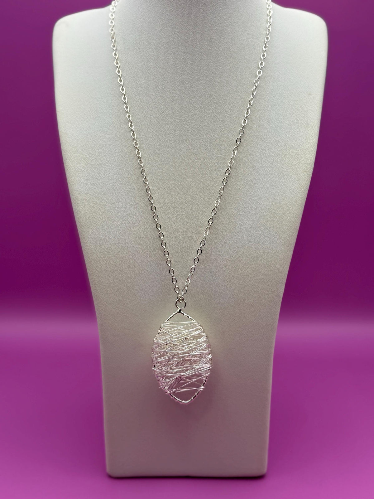 Wire Pendant Necklace